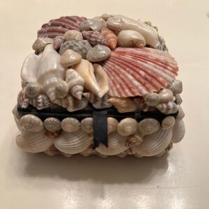 Vintage Seashell trinket Box
